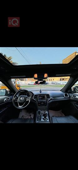 جیپ گراند شیرۆکی